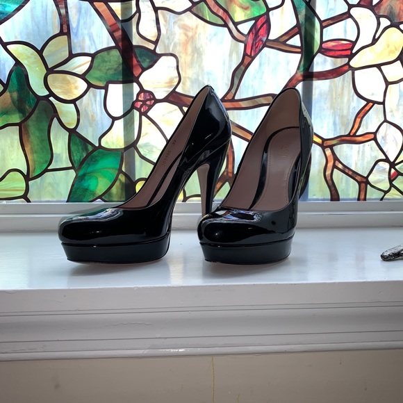 Authentic Gucci Patent Leather Heels - Picture 4 of 11